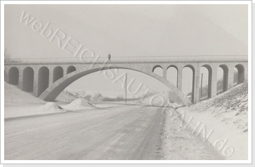 Die neue Brücke im Winter 1958/59 in Richtung München